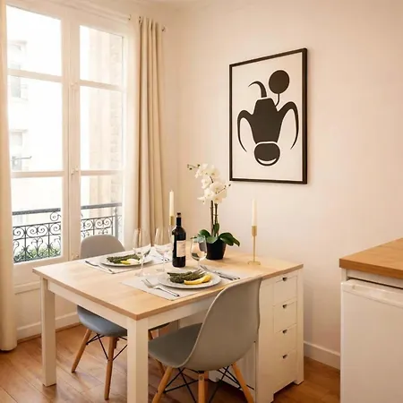 Louvre - Premium For 4 Apartment *