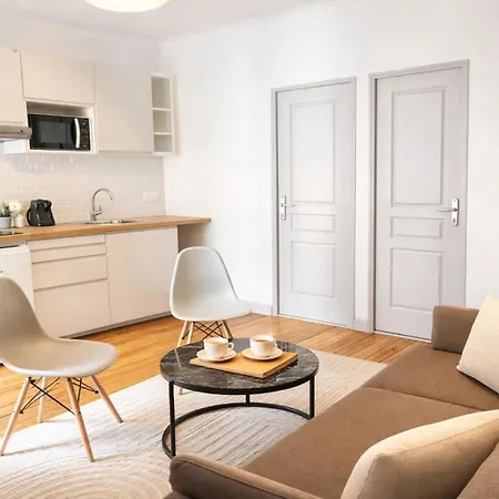Louvre - Premium For 4 * Parigi
